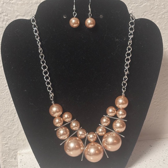 Jewelry - Elegant Pearl Necklace and Earring Set